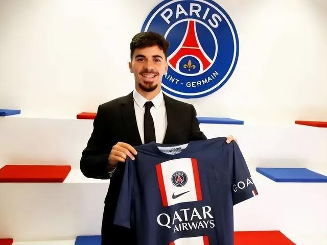 中场双后腰 中场双后腰